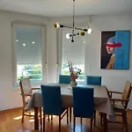 Inna With Free Garage Parking