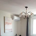 Inna With Free Garage Parking